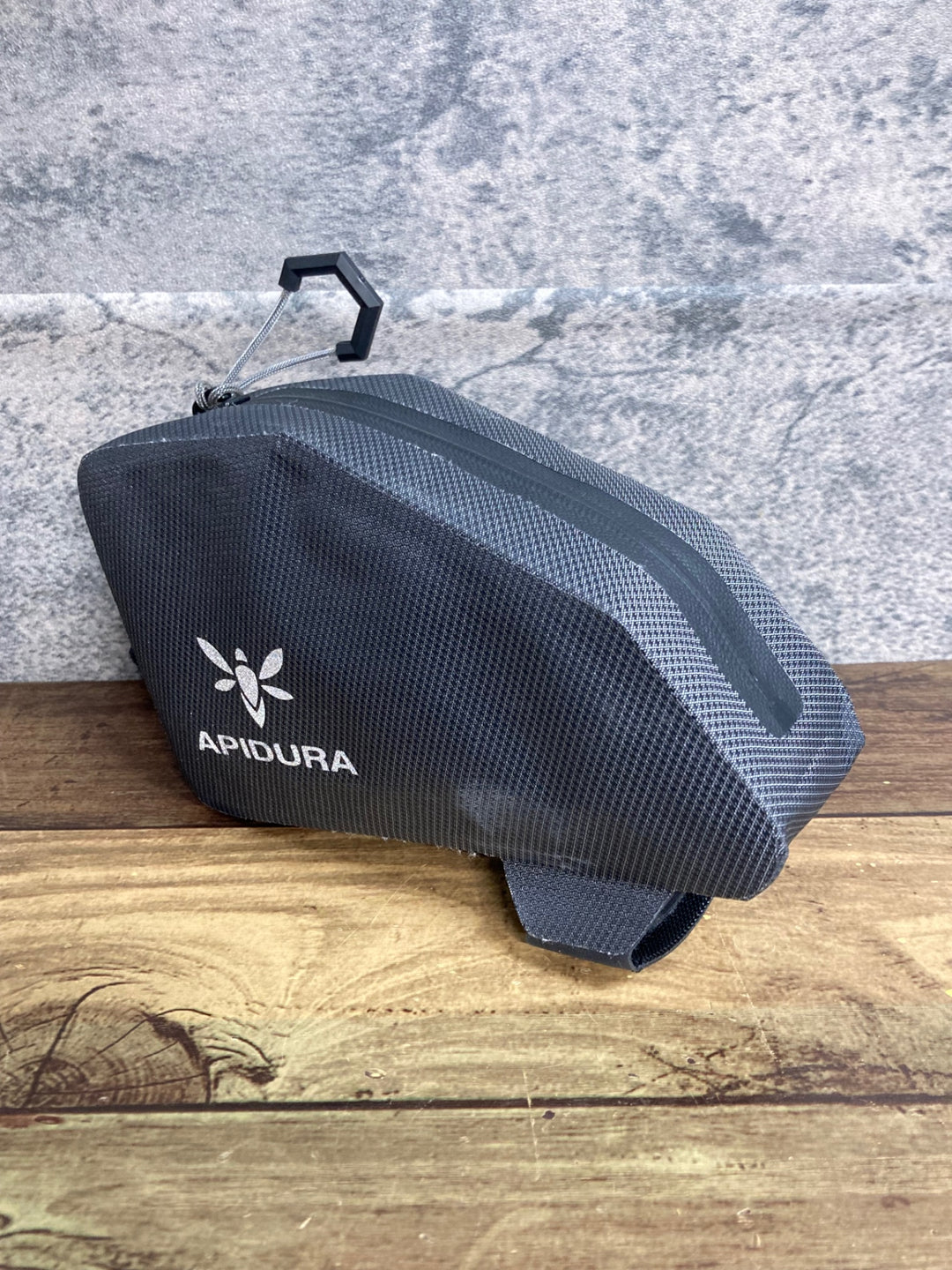 JW355 アピデュラ APIDURA EXPEDITION TOP TUBE PACK トップチューブバッグ 0.5L