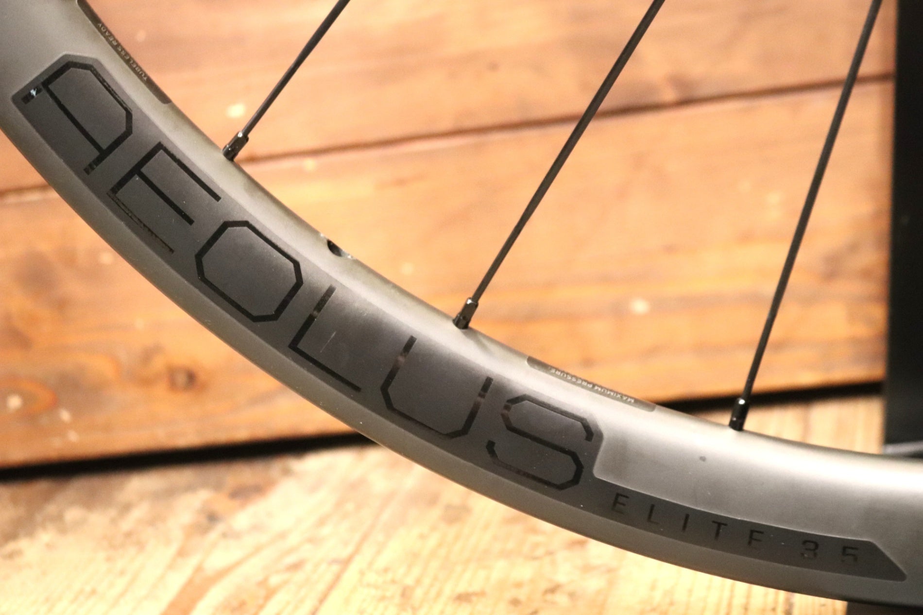 ボントレガー BONTRAGER アイオロス エリート AEOLUS ELITE 35 TLR