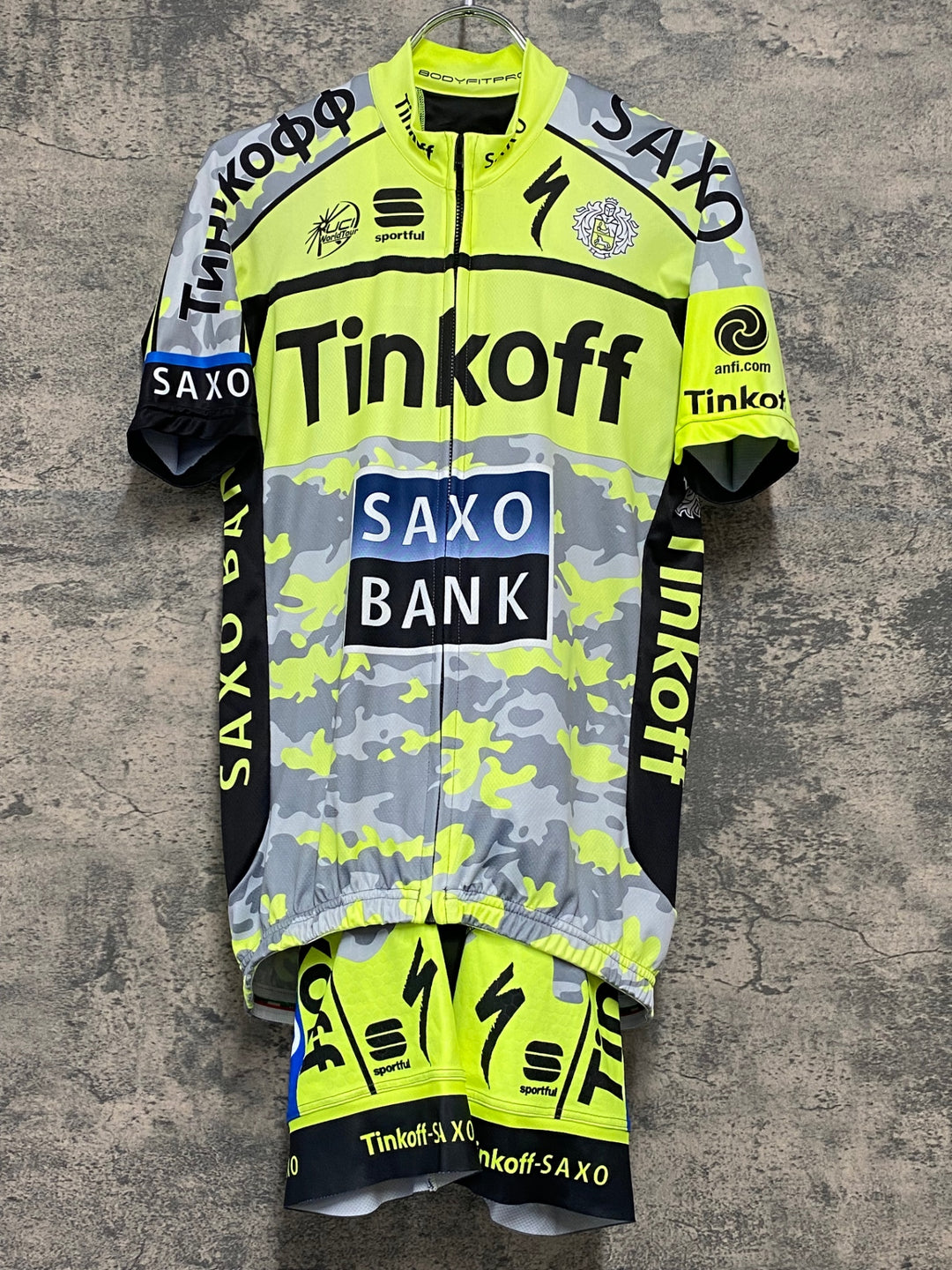 JH699 スポーツフル SPORTFUL 半袖 サイクルジャージ ビブショーツ Lサイズ レプリカ SAXO Tinkoff 上下セット
