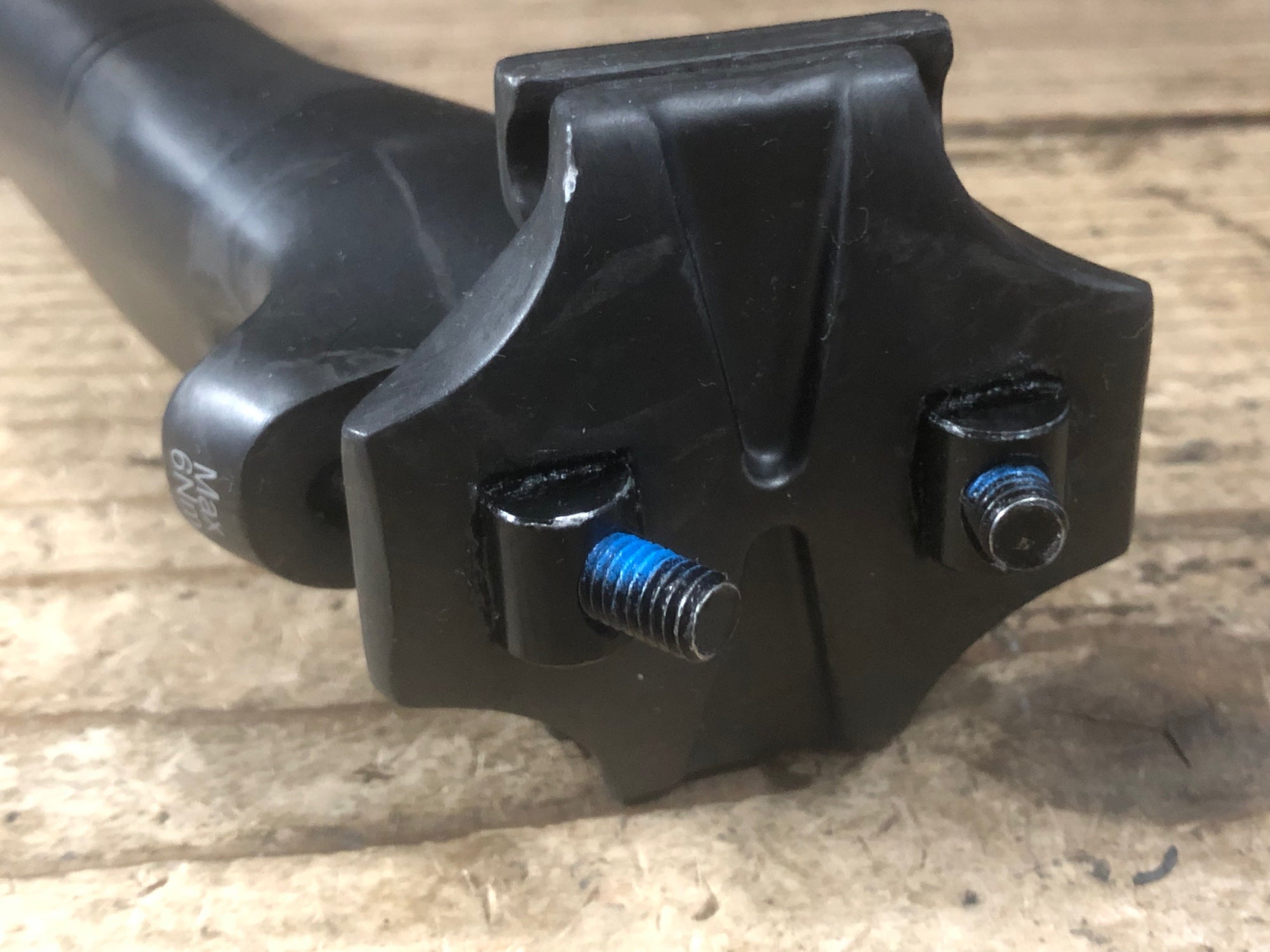 JK936 メリダ MERIDA カーボンシートポスト CARBON SEAT POST Φ27.2