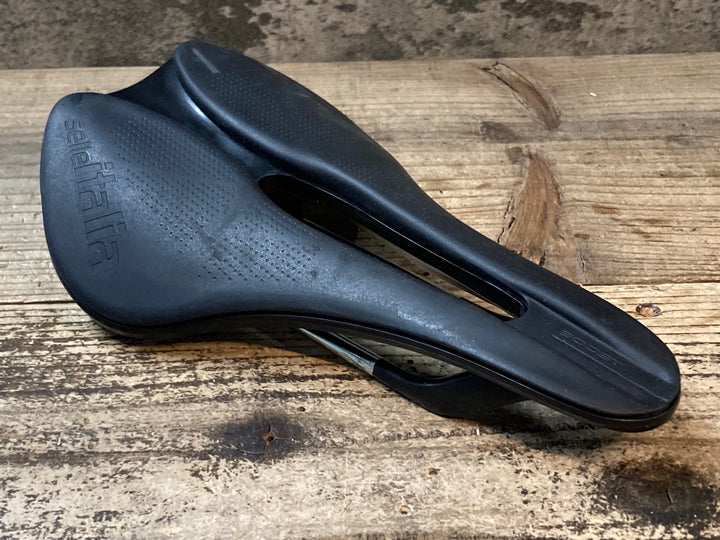 JQ813 セライタリア SELLE ITALIA NOVUS BOOST EVO サドル 黒 145mm FecAlloyレール