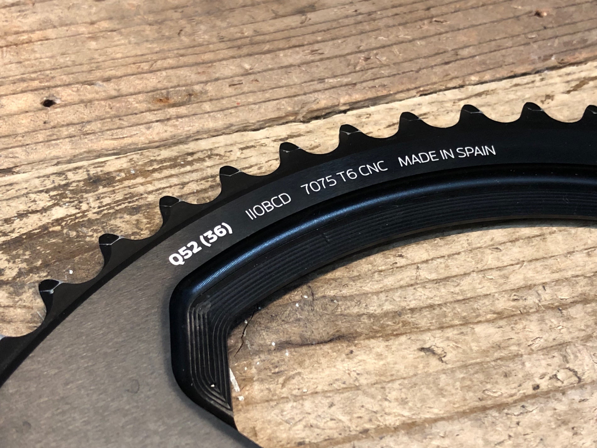 JP618 ローター ROTOR QRINGS 楕円チェーンリング アウター 52T 110BCD