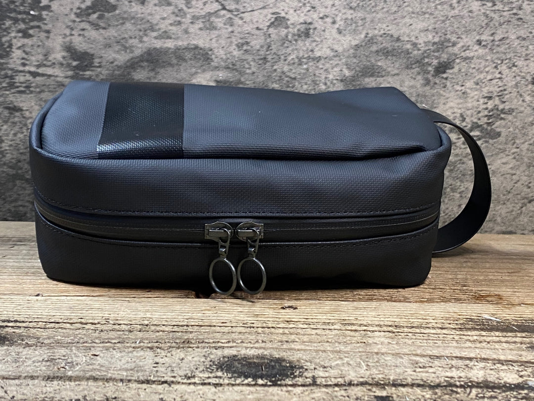 JU130 ラファ Rapha WASH BAG ハンドバッグ 黒