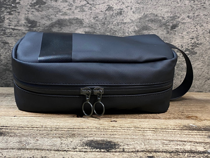 JU130 ラファ Rapha WASH BAG ハンドバッグ 黒