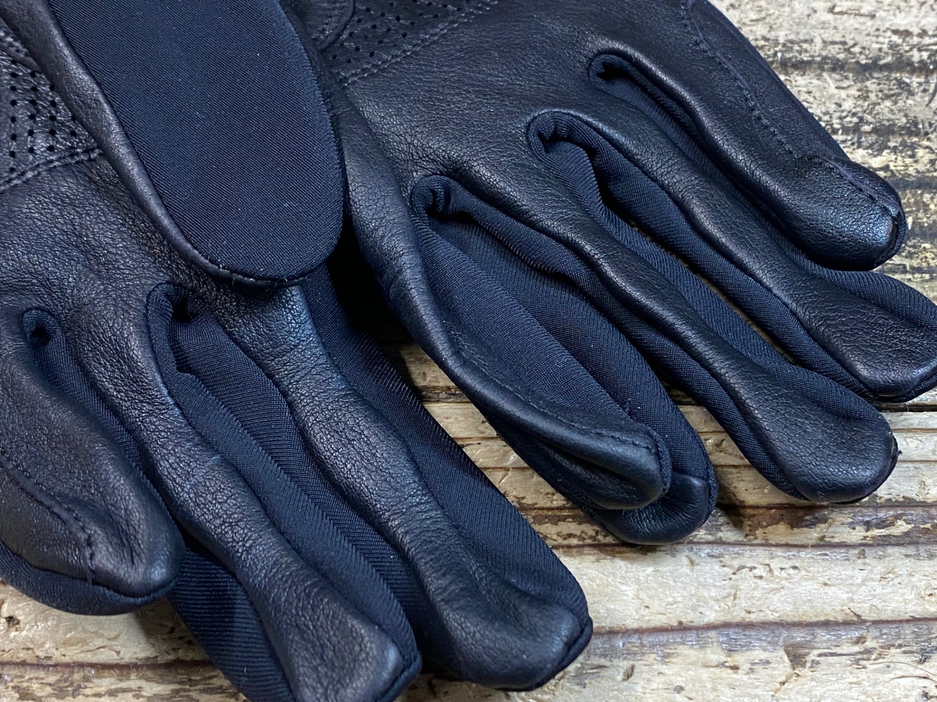 JU403 ラファ Rapha CLASSIC GLOVES 長指 グローブ 黒 L 裏起毛 – BICI