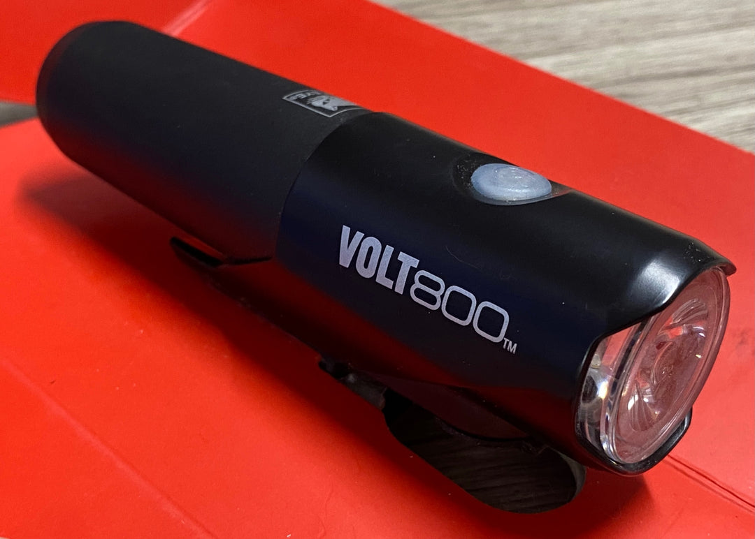 JX845 キャットアイ CATEYE VOLT800 フロントライト 未使用