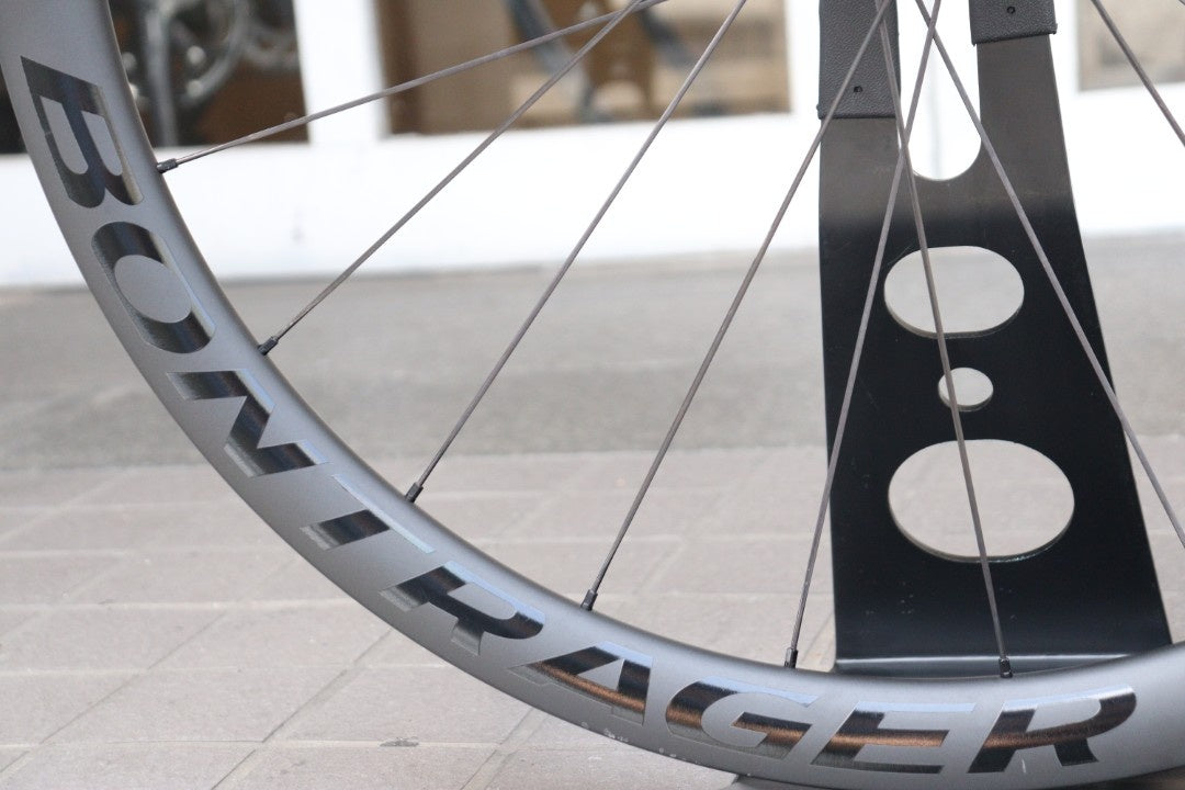 ボントレガー BONTRAGER アイオロス プロ ディスク AEOLUS PRO 37 TLR DISC カーボン チューブレスレディ ホイールセット シマノ11S/12S 21C 【横浜店】