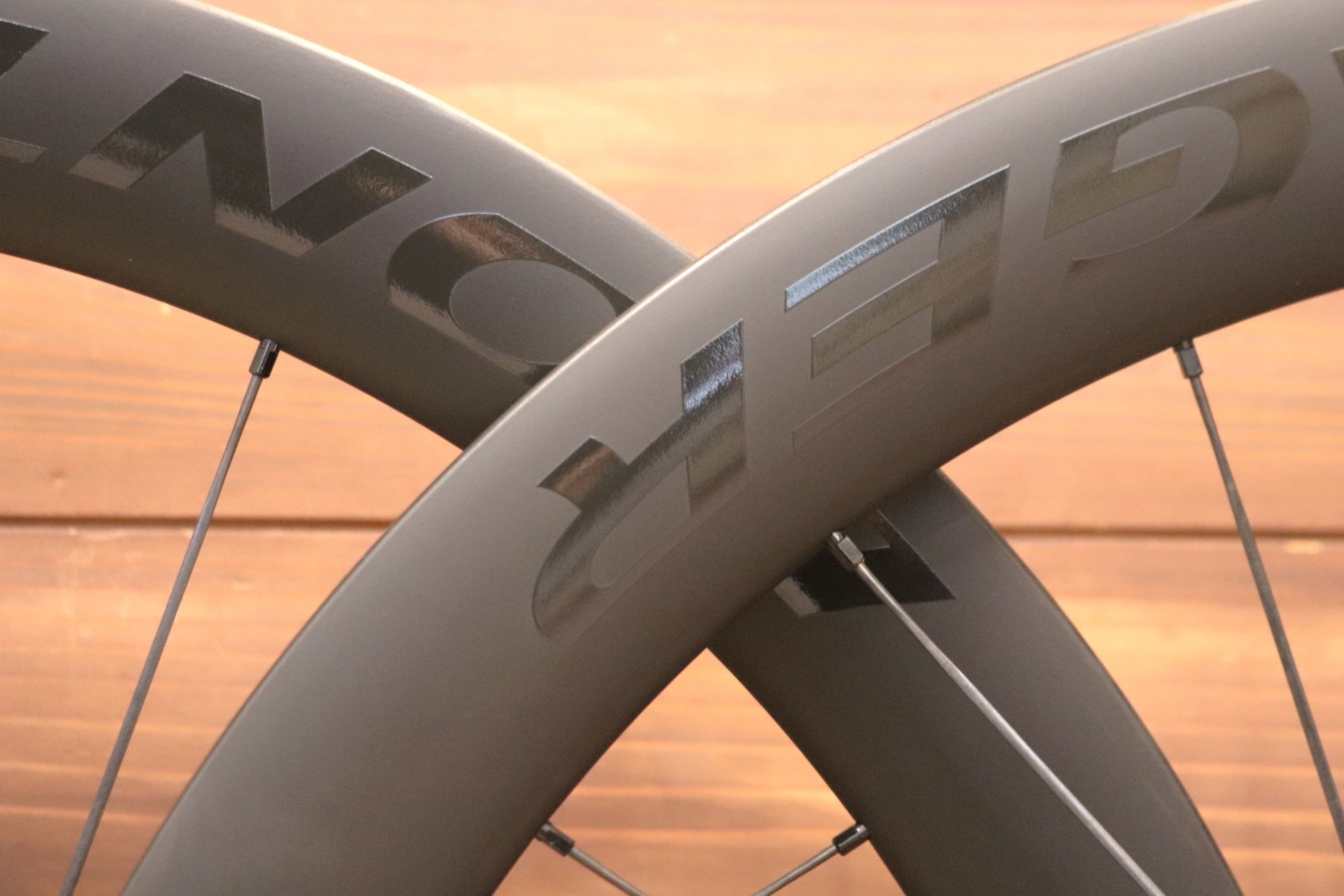 ボントレガー BONTRAGER アイオロス プロ AEOLUS PRO 51 TLR カーボン