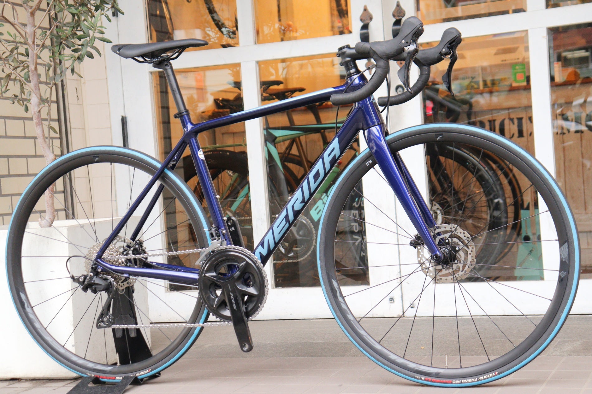 メリダ MERIDA スクルトゥーラ SCULTURA 700 2024モデル 50サイズ