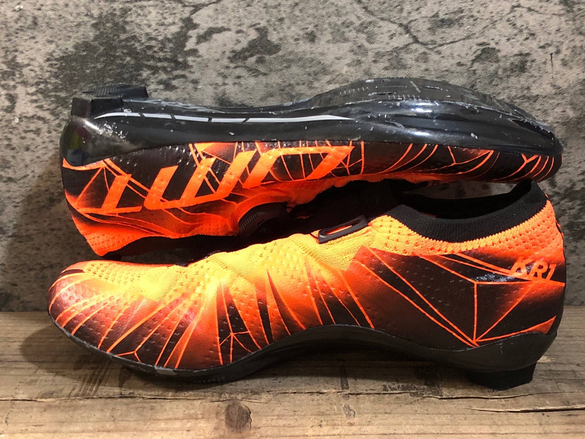 KB754 DMT KR1 ビンディングシューズ 3穴 BOA 黒 オレンジ EU42 – BICI