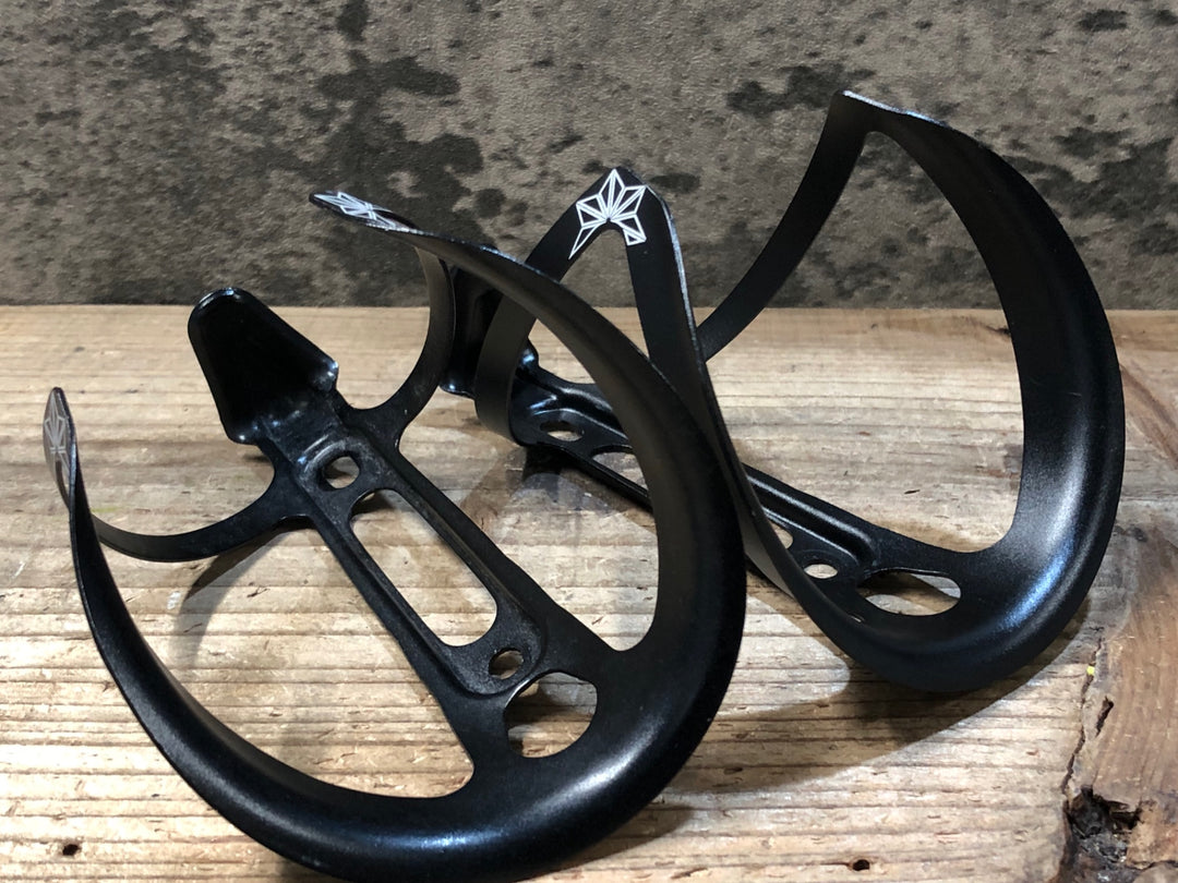 JX068 スパカズ SUPACAZ FLY CAGE ANODAIZD ボトルケージ 黒 2個セット