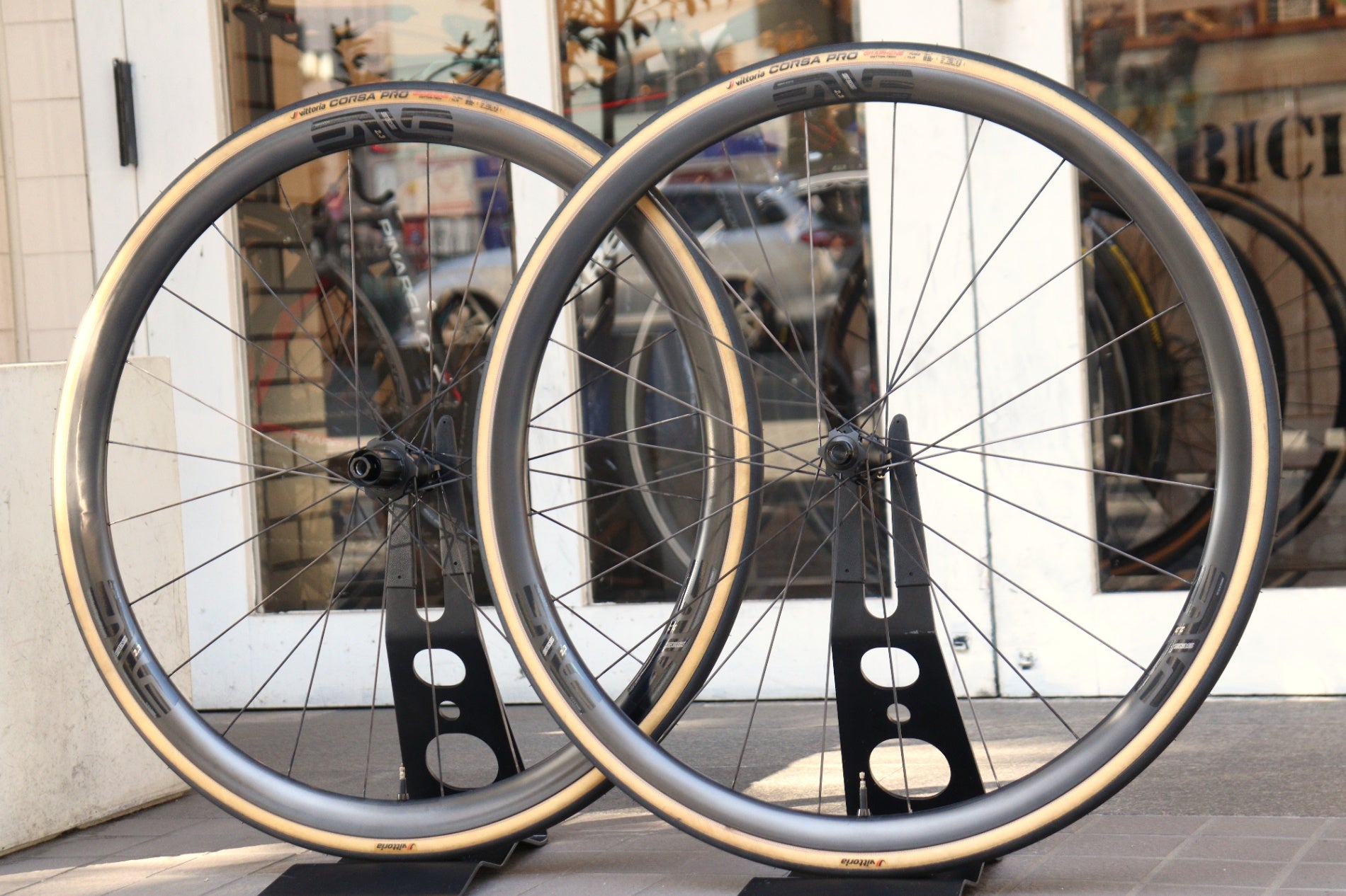エンヴィ ENVE SES2.3 NEW STRAIGHT SPOKE カーボン チューブレス