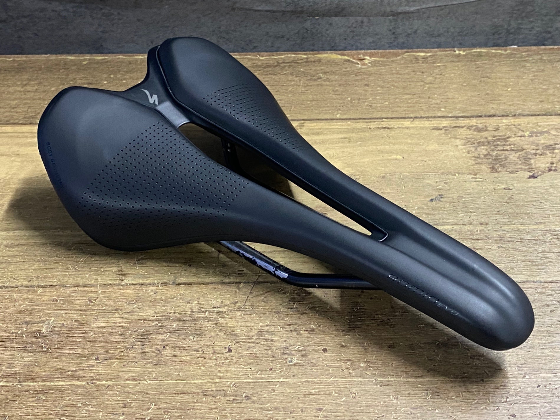 JZ922 スペシャライズド SPECIALIZED ローミン エボ ROMIN EVO 黒