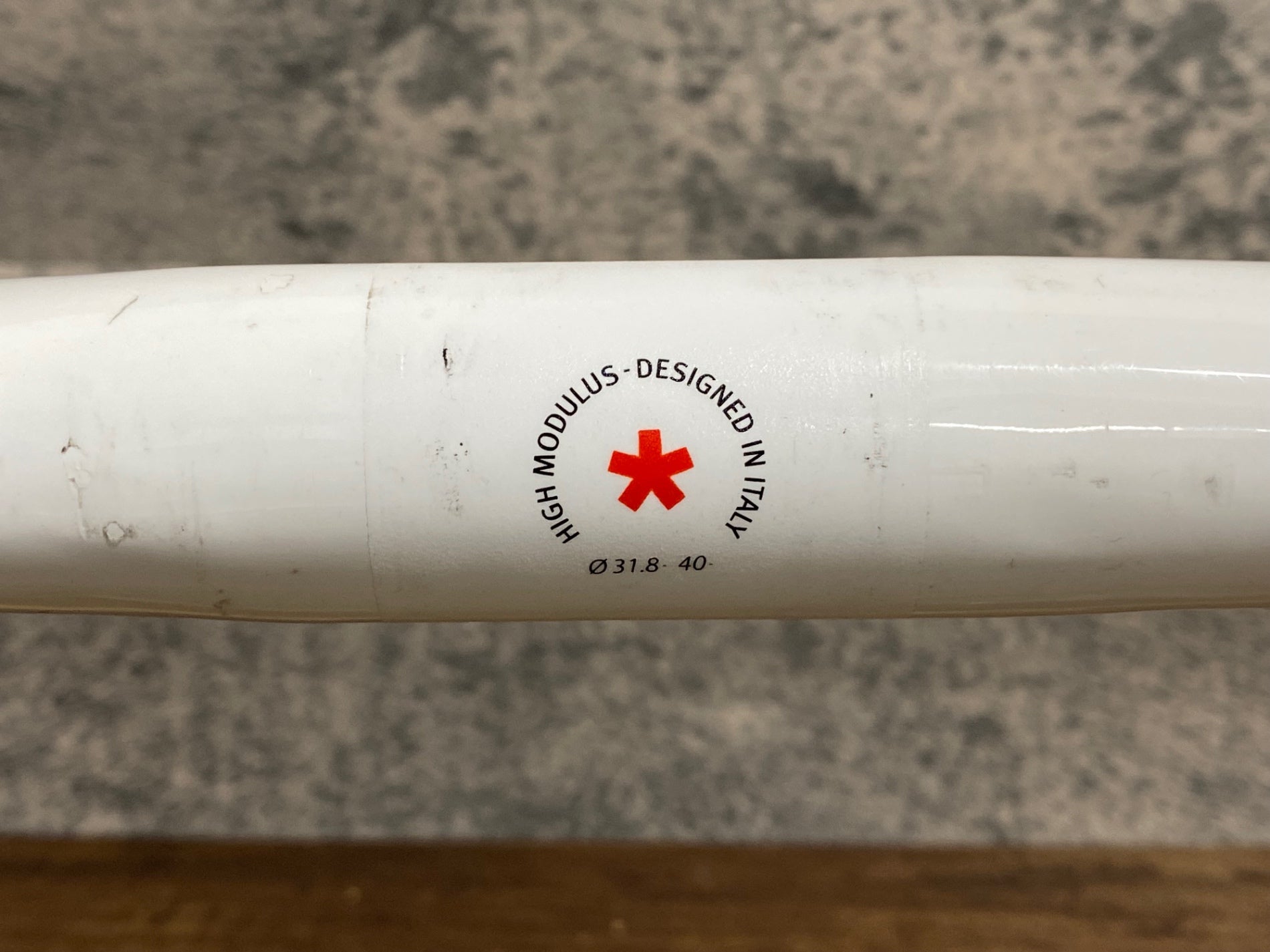 JQ544 チネリ cinelli neo morphe カーボンドロップハンドル 白 エンド