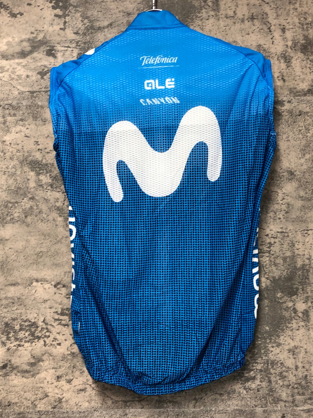 JS482 アレ ALE ジレ サイクルベスト 水色 サイズ不明 movistar ※タグカット