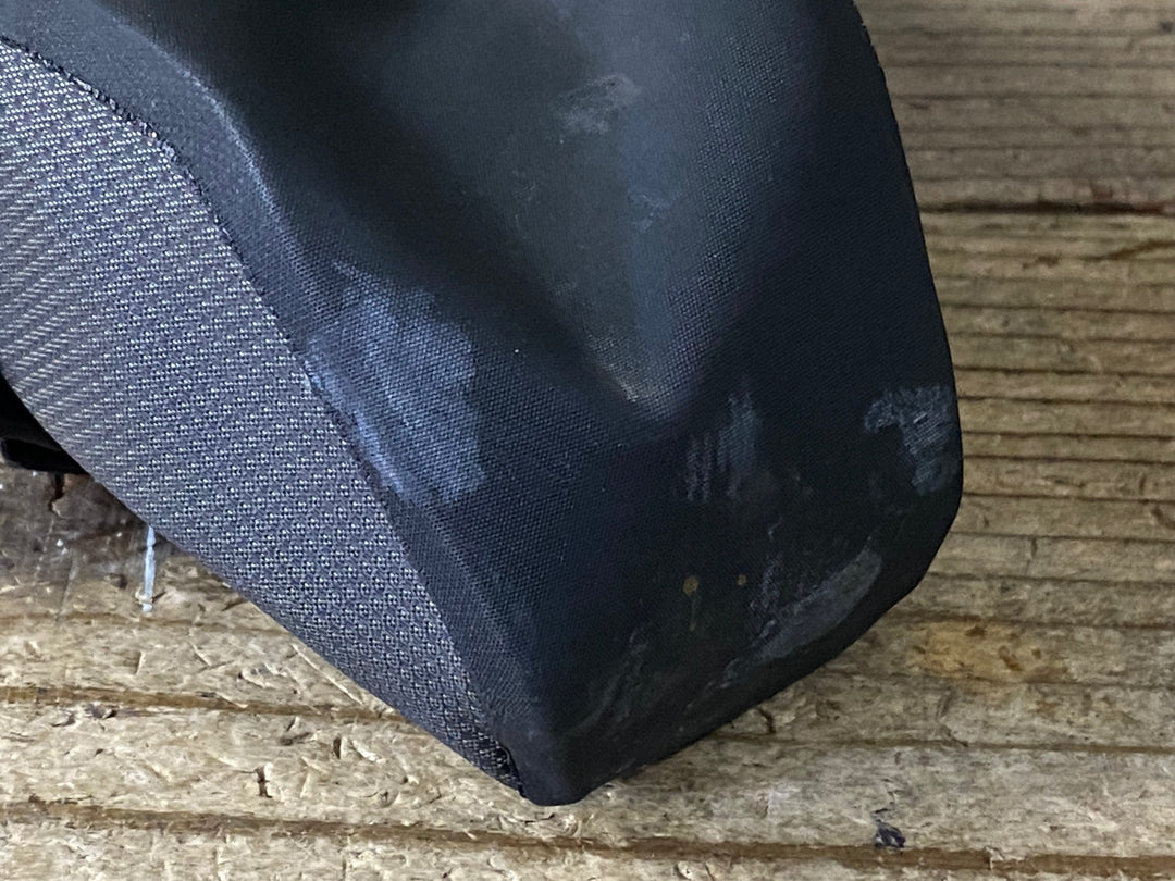 JV843 アピデュラ APIDURA サドルバッグ 黒 グレー