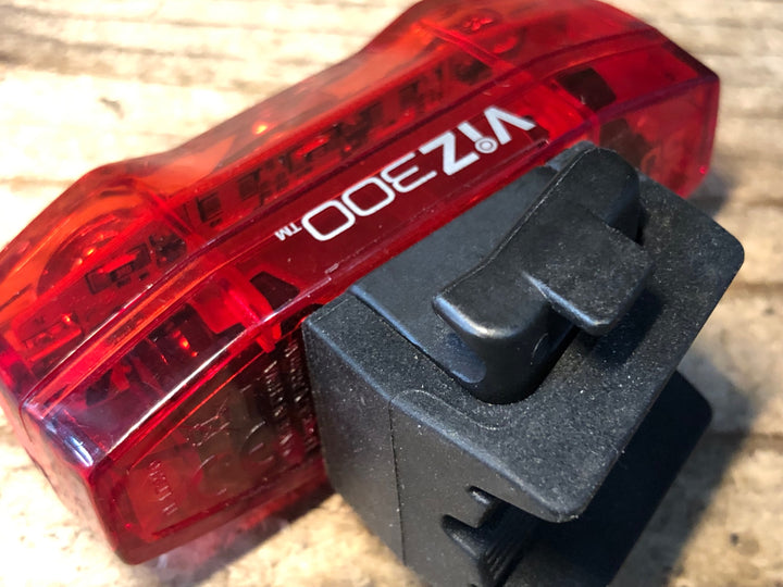 JN914 キャットアイ CATEYE ViZ300 LED テールライト 点灯確認済