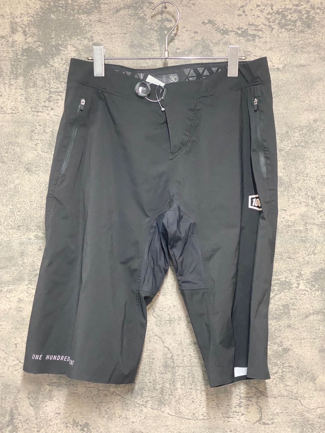 KI309 100％ Celium サイクルパンツ 黒 30
