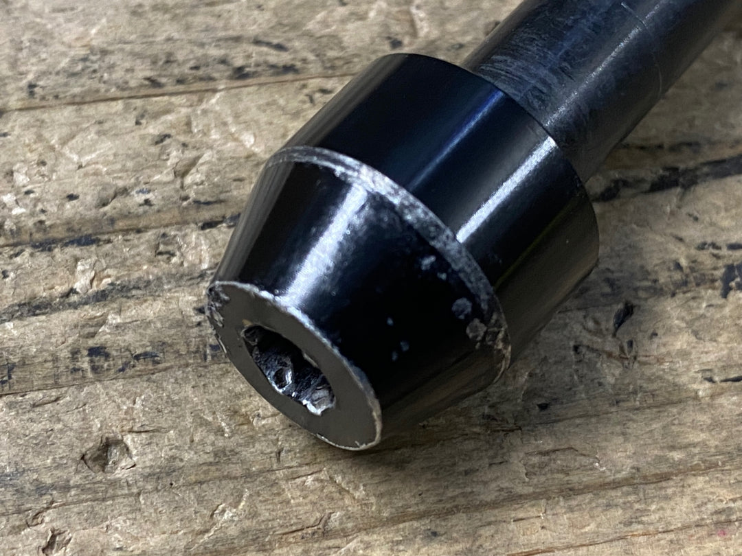 KR445 カートキネティック Kurt Kinetic Traxle Fine T-2100 固定ローラー用 スルーアクスル 12mm