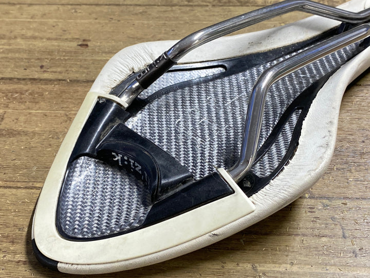 KK066 フィジーク Fizik ARIONE サドル 白黒 KIUMレール