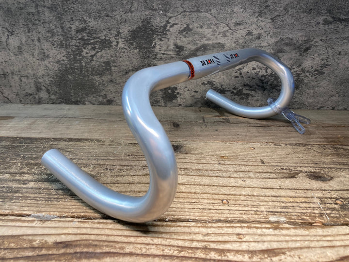 JK647 ニットー NITTO M106 DE ROSA ロゴ入り ドロップハンドル クランプΦ26.0 C-Cエンド380mm シルバー アルミ