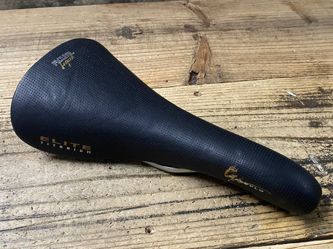 KJ064 FLOLITE WAVEFLO ELITE TITANIUM サドル 黒