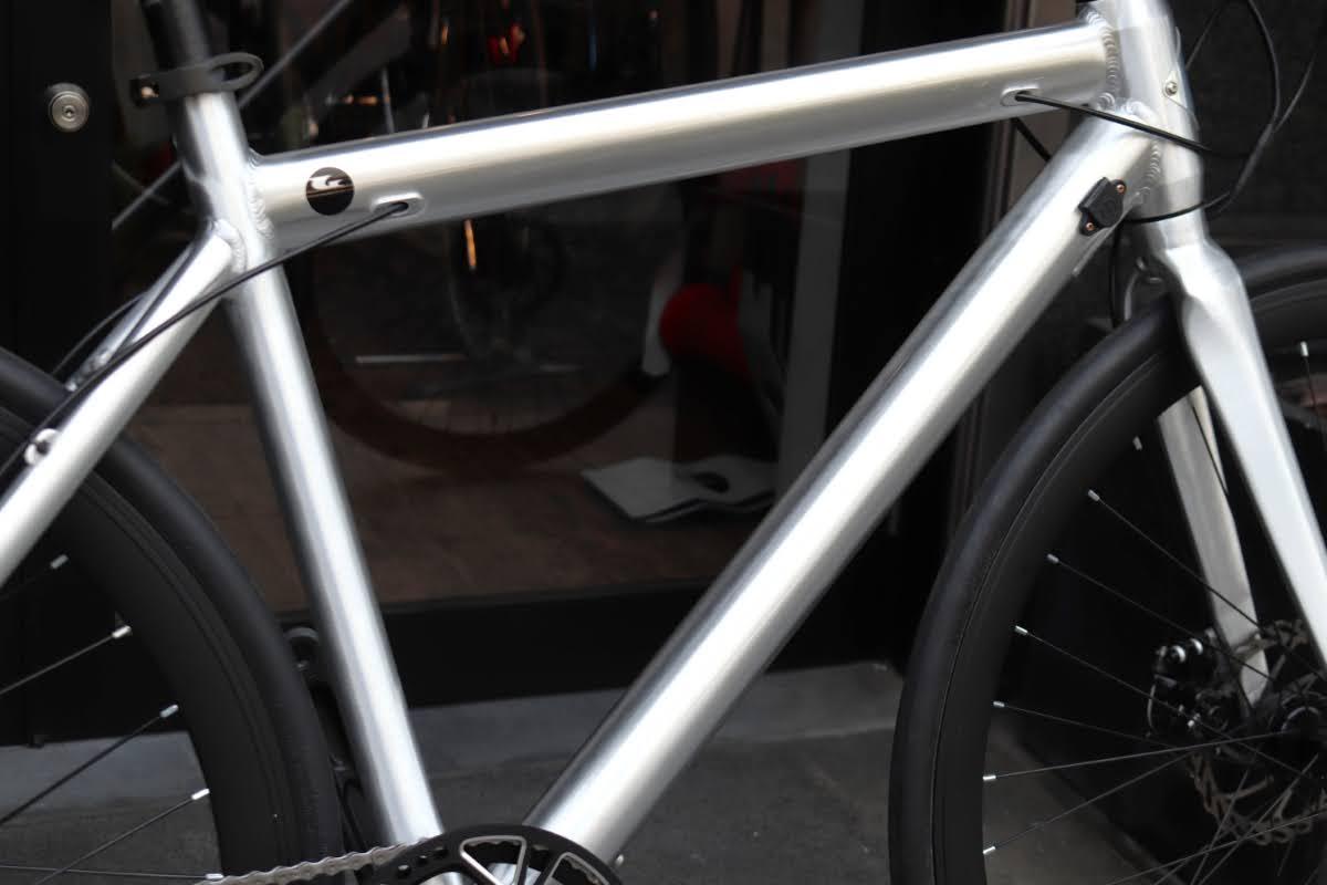 【手渡し限定】Petit velo12 P ZERO™ VELO TUB | カワシマサイクルサプライ | スポーツ