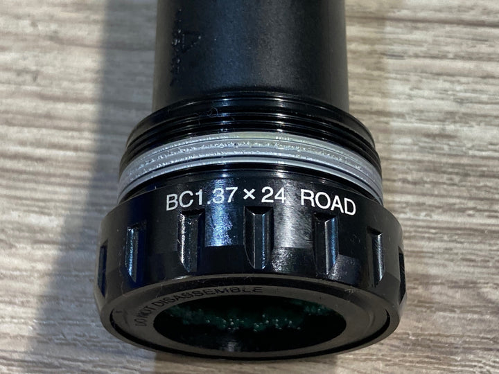 KD008 シマノ SHIMANO デュラエース DURA-ACE BB-R9100 ボトムブラケット JIS 68mm 未使用