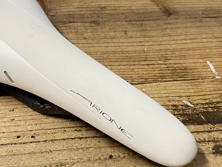 KJ059 フィジーク fizik アリオネ ARIONE R1 サドル 白 カーボンレール