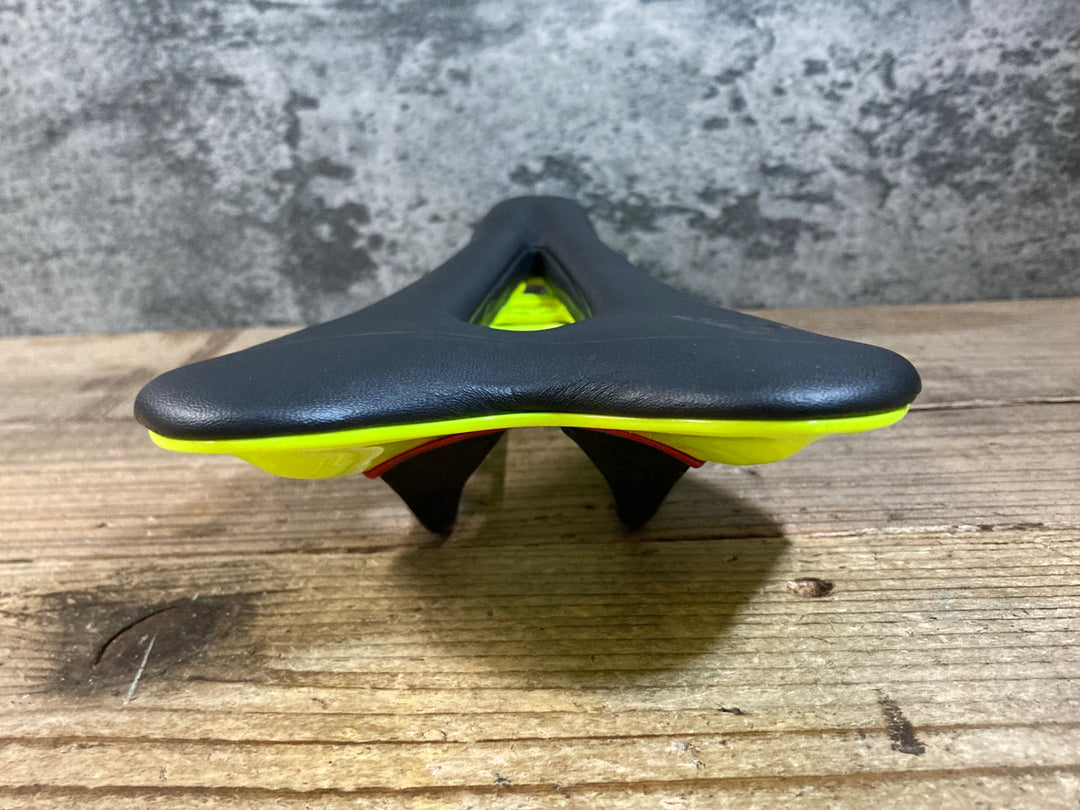 KF550 アスチュート ASTUTE SKYLITE VT サドル カーボンレール