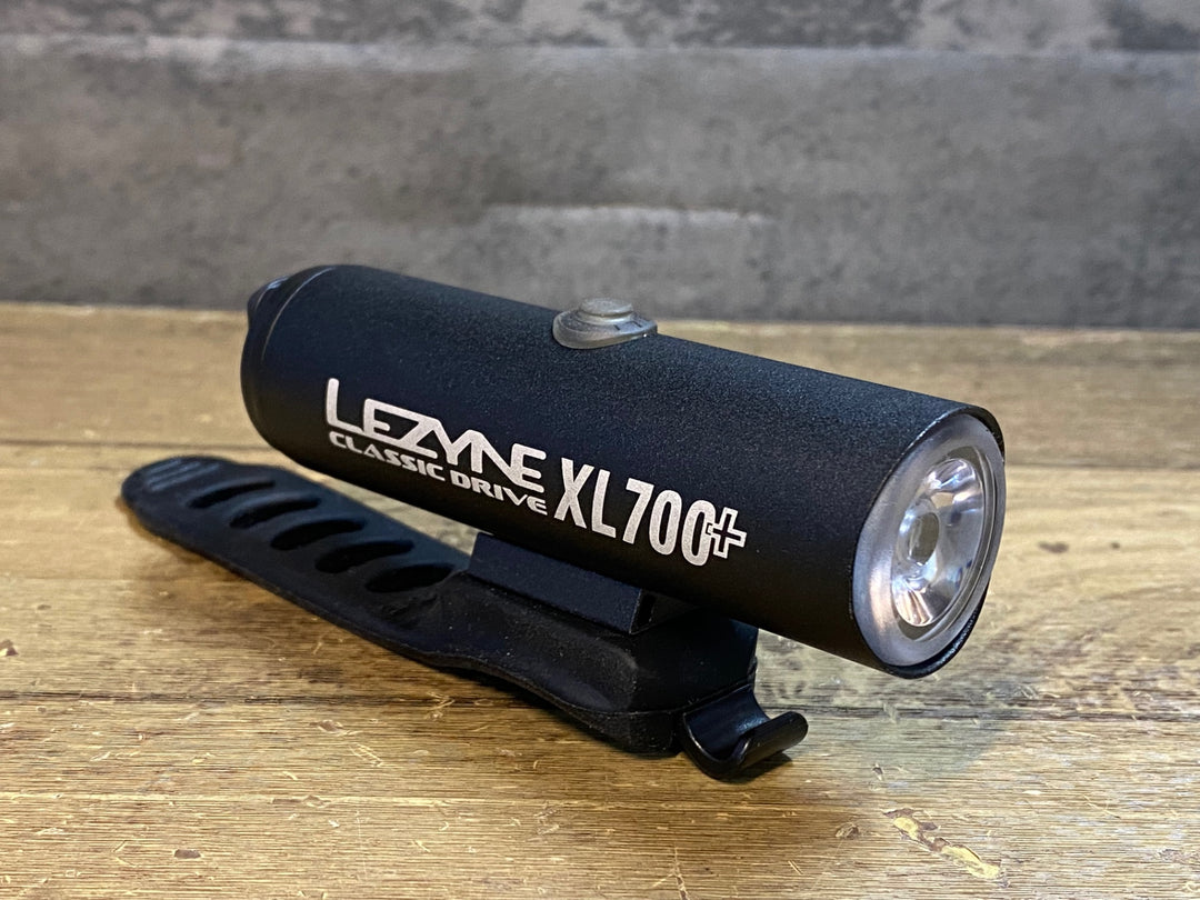 JT163 レザイン LEZYNE CLASSIC DRIVE 700 XL フロントライト 黒 点灯確認済み