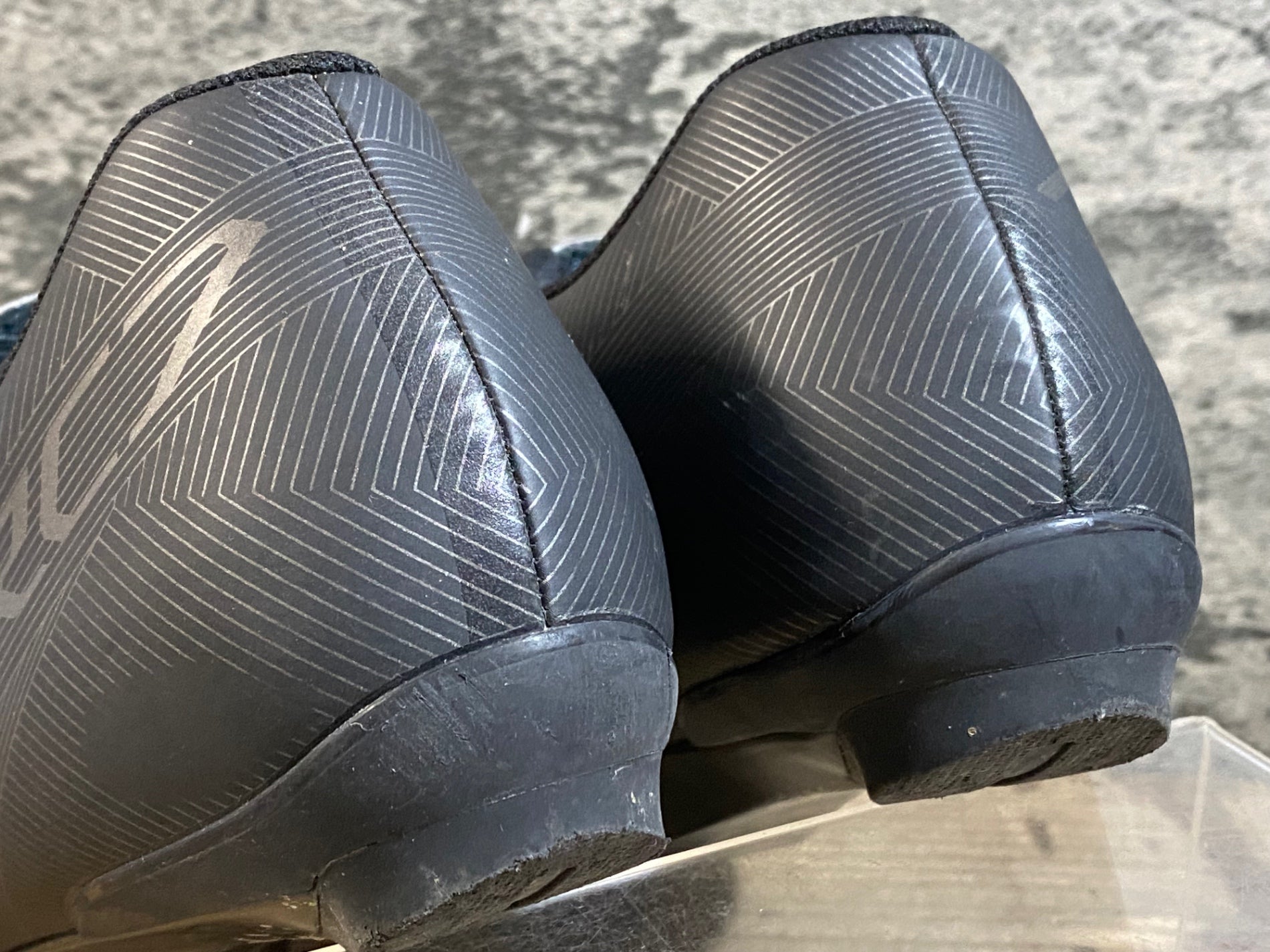 JW888 シマノ SHIMANO SHRC701M ビンディングシューズ 3穴 黒 EU42.5