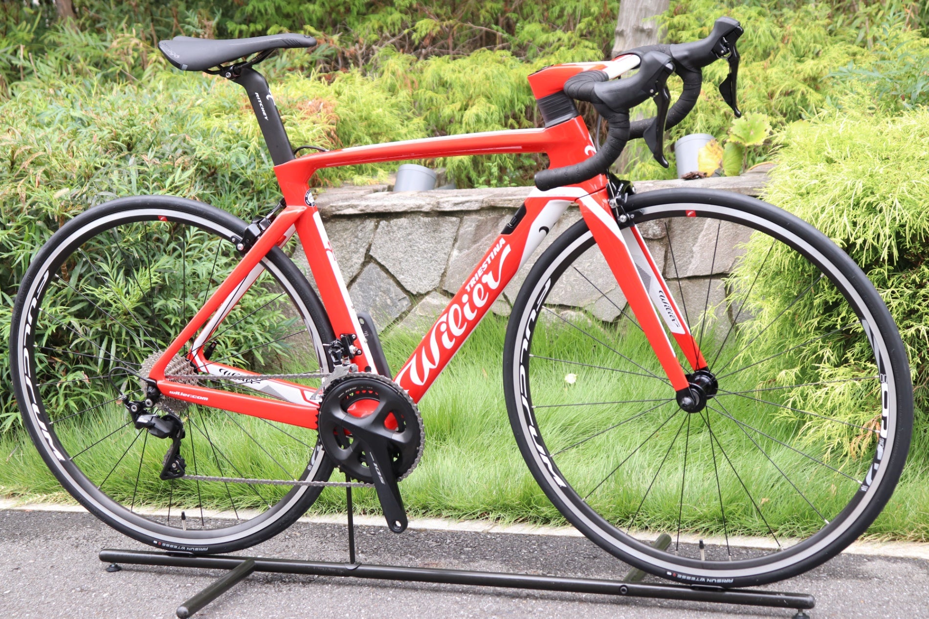 Wilier ロードバイク lavaredo シマノ105 ウィリエール 新品未使用 ウィリエール WILIER チェント CENTO 10 ELITE シマノ 105