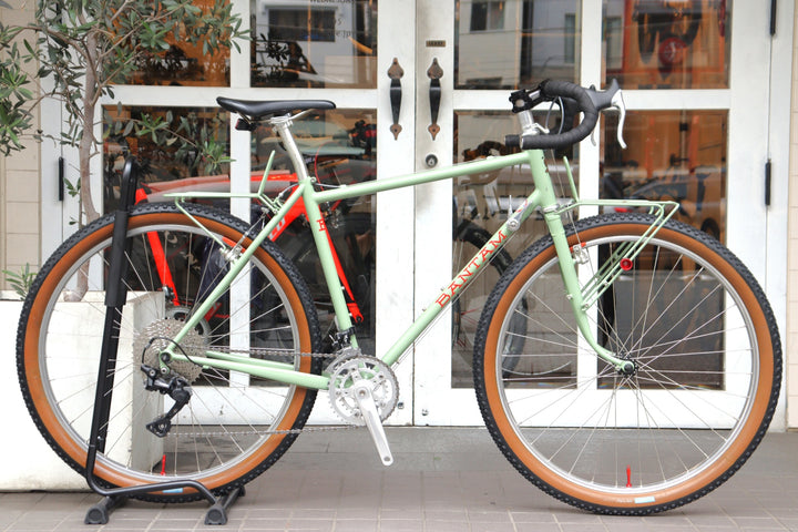 バンタム バイシクル ワークス BANTAM BICYCLE WORKS COMMUTER LIGHT TOURER シマノ XT M4100 MIX 10S スチール ロードバイク 【横浜店】