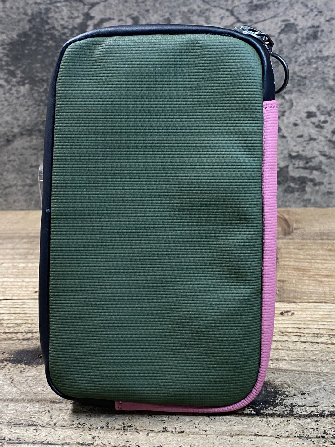 JW521 ラファ Rapha ESSENTIAL CASE-EXCESS エッセンシャルケース ピンク オリーブ
