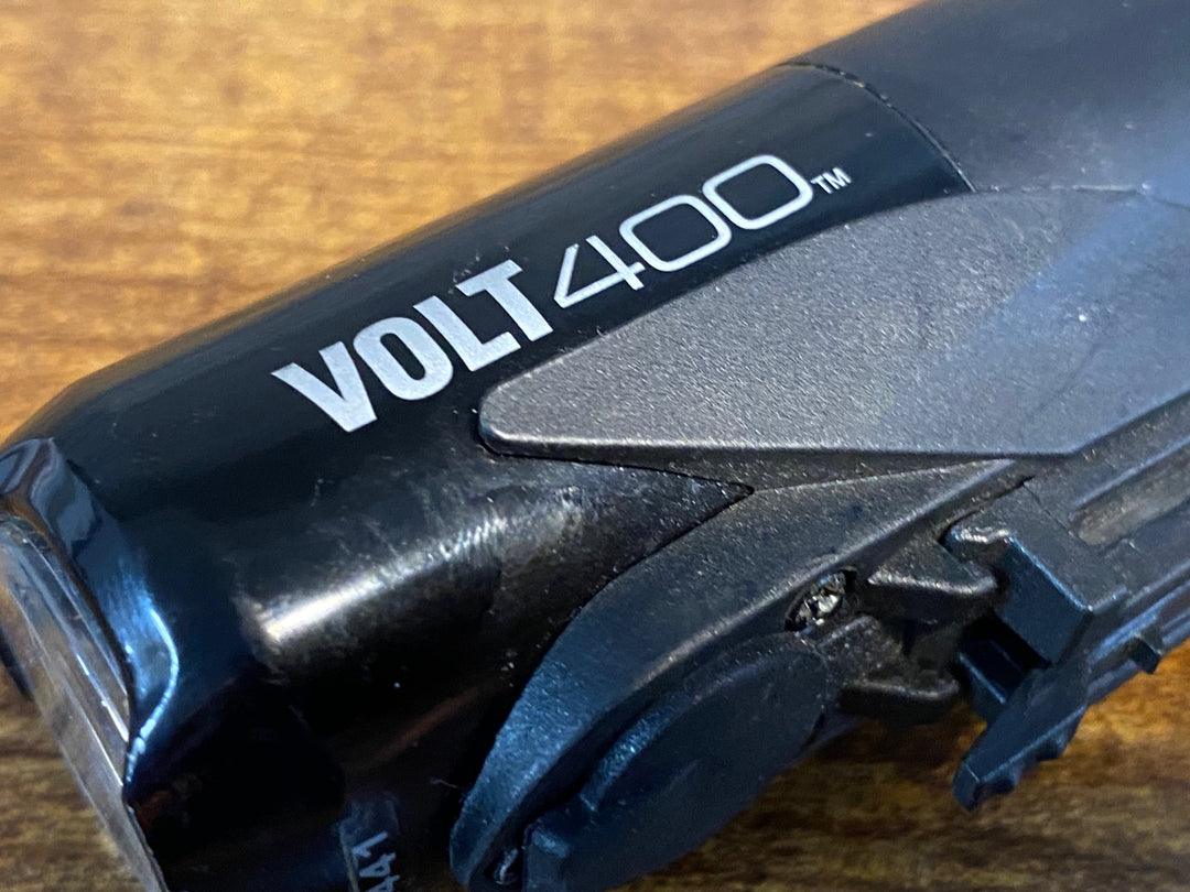 KQ298 キャットアイ CATEYE VOLT400 フロントライト 点灯確認済み