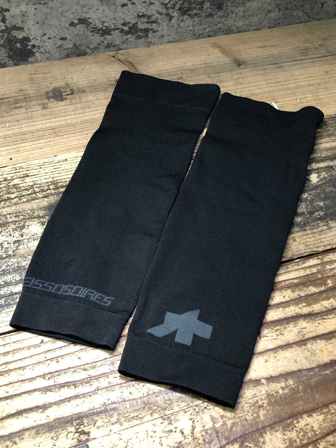 JO778 アソス ASSOS ニーウォーマー P1 黒 サイズⅠ