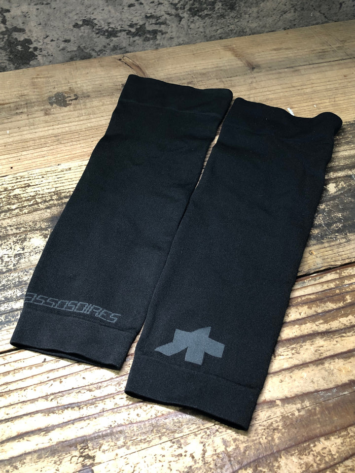 JO778 アソス ASSOS ニーウォーマー P1 黒 サイズⅠ