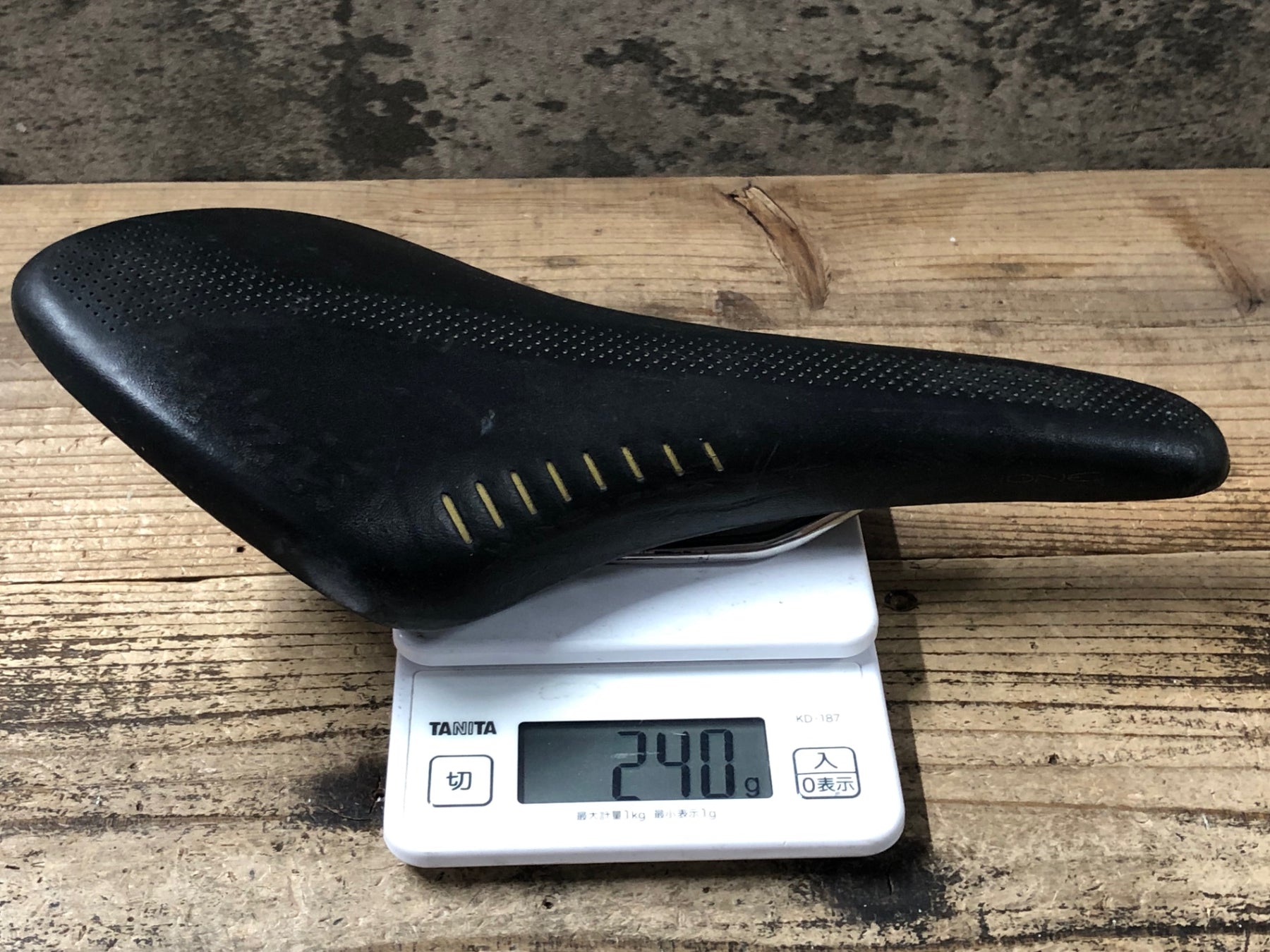 KD073 フィジーク fizik アリオネ ARIONE WIND FREX サドル 黒 kium