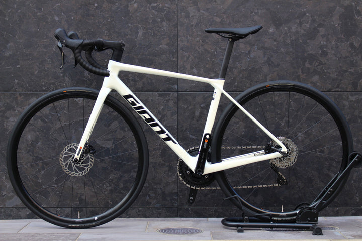 ジャイアント GIANT TCR Advanced 2 KOM 2025モデル Sサイズ シマノ 105 R7100 12S カーボン ロードバイク 【福岡店】