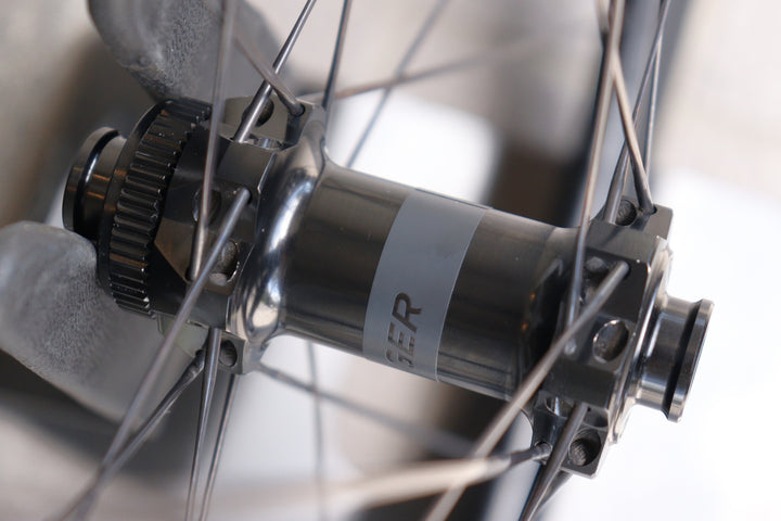 ボントレガー BONTRAGER アイオロス プロ AEOLUS PRO 37 DISC カーボン チューブレスレディ ホイールセット シマノ11/12S 【横浜店】