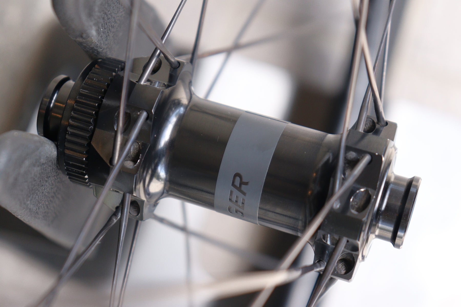 ボントレガー BONTRAGER アイオロス プロ AEOLUS PRO 37 DISC カーボン