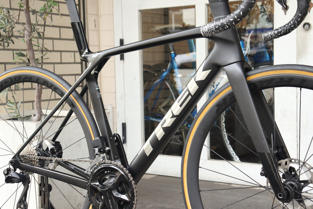 トレック TREK マドン MADONE SL6 GEN8 2025モデル Mサイズ シマノ 105 R7170 Di2 12S カーボン ロードバイク AEOLUS ELITE 35 【横浜店】