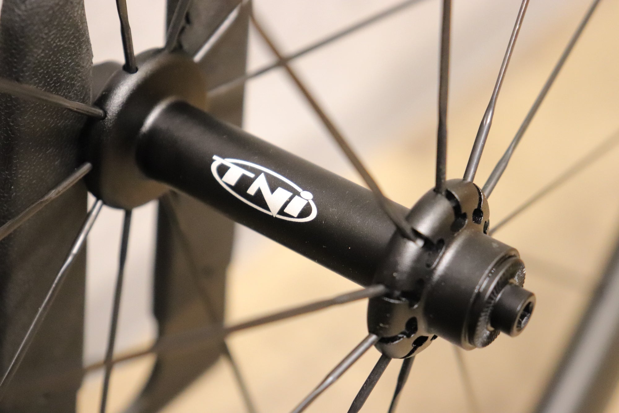 TNI ドラゴン Dragon 35C カーボン チューブレスレディ ホイールセット