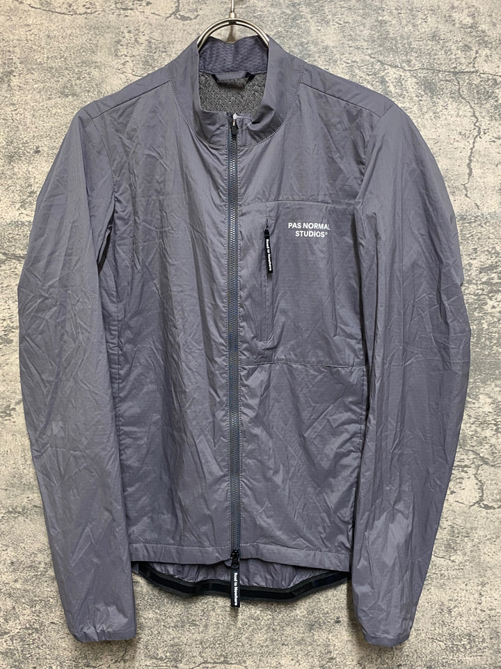KA516 パスノーマルスタジオ PAS NORMAL STUDIOS ESSENTIAL INSULATED JACKET 長袖 サイクルジャケット グレー M