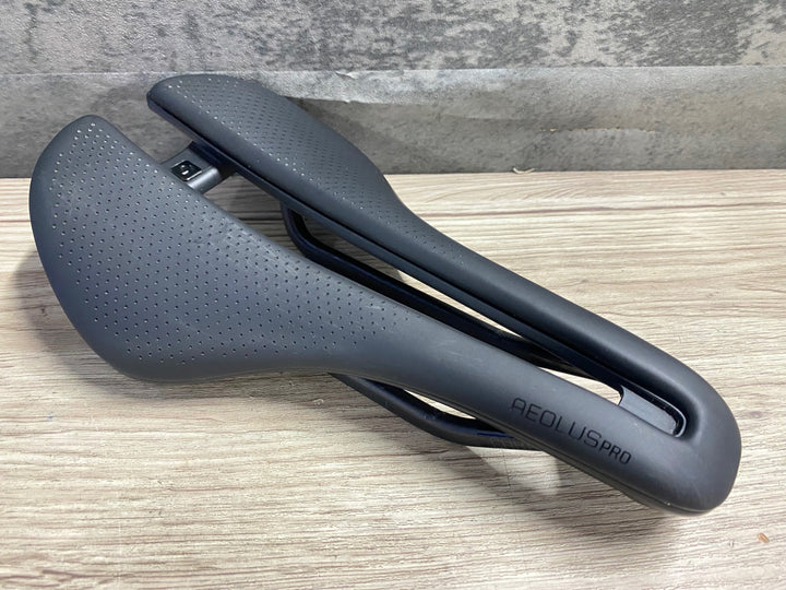 KI977 ボントレガー BONTRAGER AEOLUS PRO サドル 145mm カーボンレール ※ブリッジ割れのためジャンク