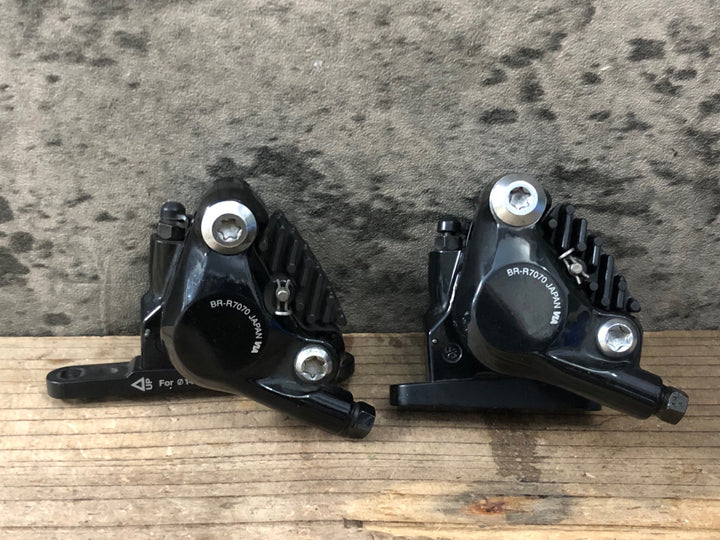 KN237 シマノ SHIMANO 105 BR-R7070 ディスクブレーキ キャリパー 前後セット ブラック