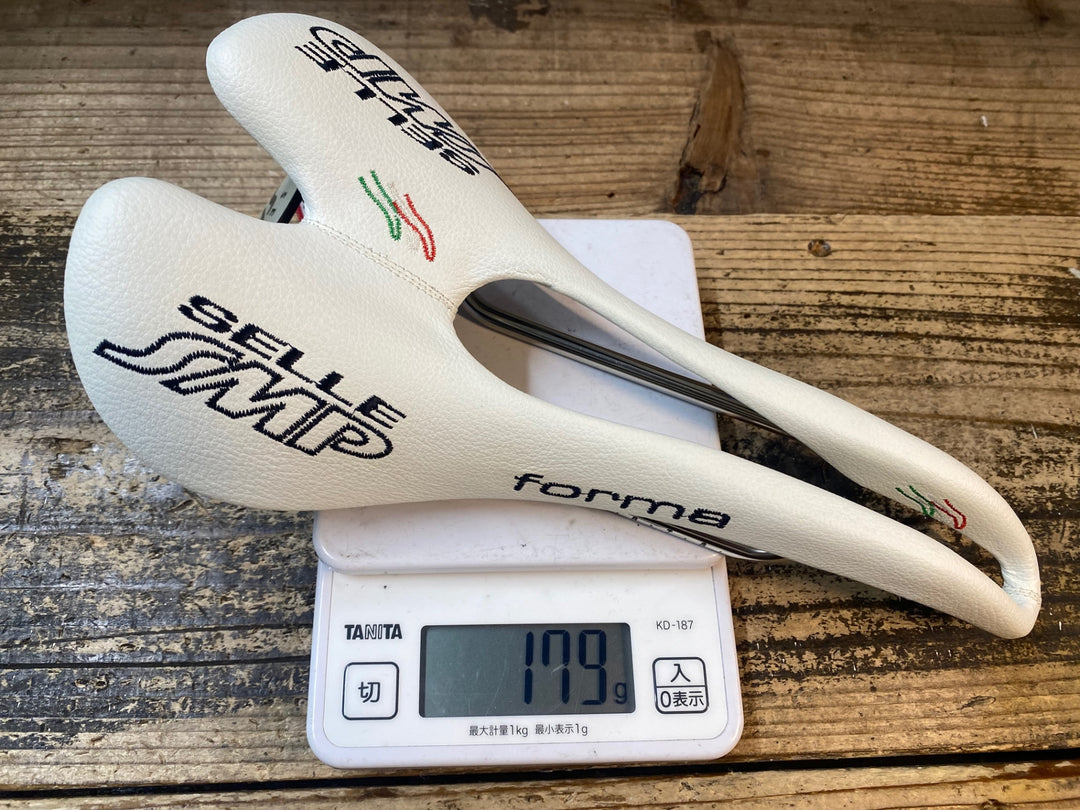 JP076 SELLE SMP FORMA サドル 白 137mm