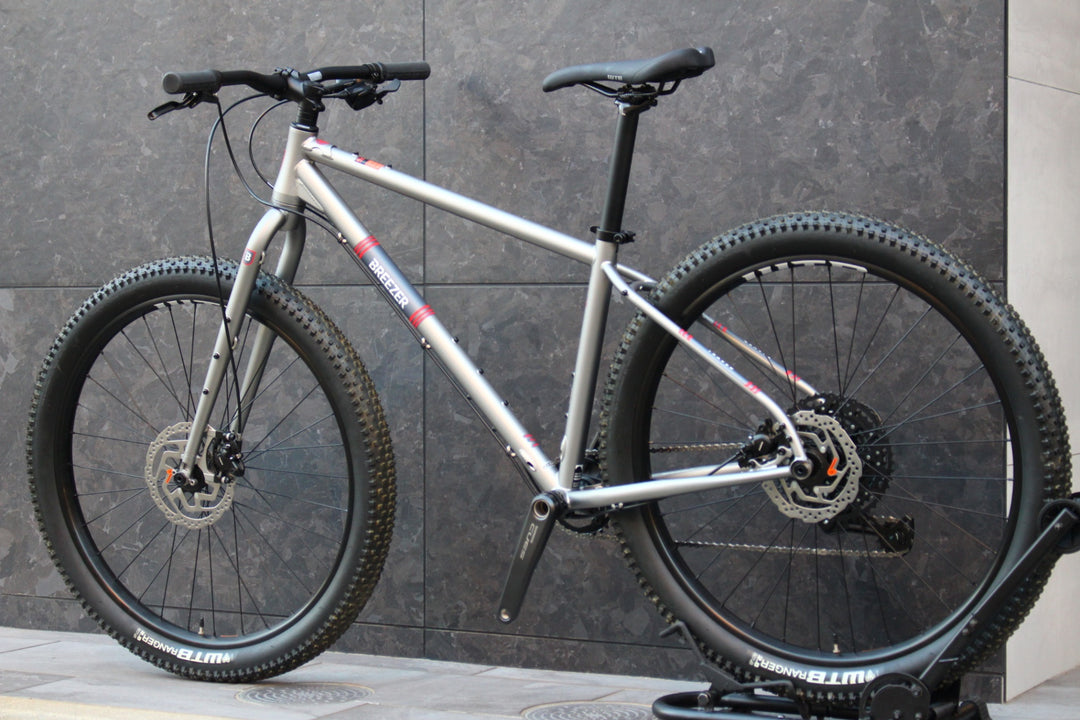 未走行品！ ブリーザー BREEZER トレヴァー TRAVER 2024 モデル 42サイズ シマノ キューズ U6000 10S クロモリ ハードテイル マウンテンバイク MTB 【福岡店】