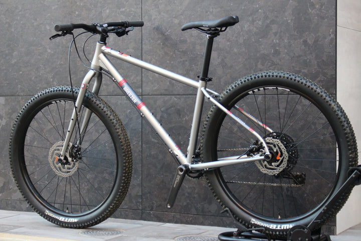 未走行品！ ブリーザー BREEZER トレヴァー TRAVER 2024 モデル 42サイズ シマノ キューズ U6000 10S クロモリ ハードテイル マウンテンバイク MTB 【福岡店】